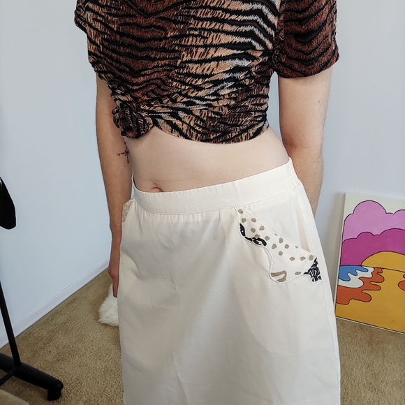 Vintage 80s Skirt (White + Abstract Pocket details) - Picture 14 of 15